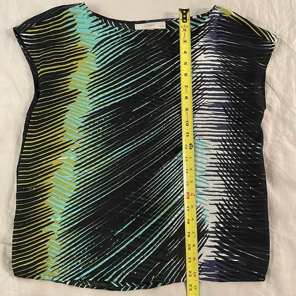 LOFT by Ann Taylor blouse, cute, colourful, comfy - Picture 3 of 4